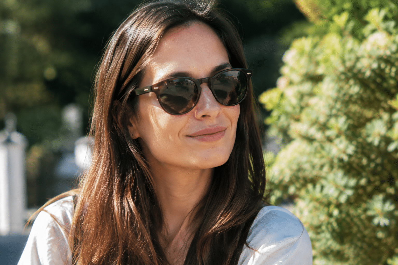 Lunettes teintees foncant progressivement sous lumiere solaire directe